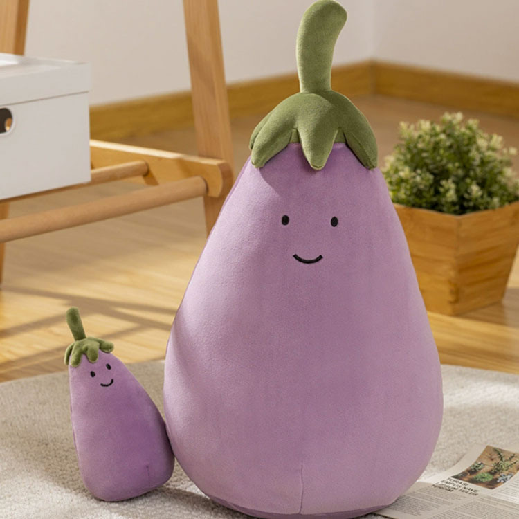 Jouet en peluche aubergine qui ne se décolore pas.